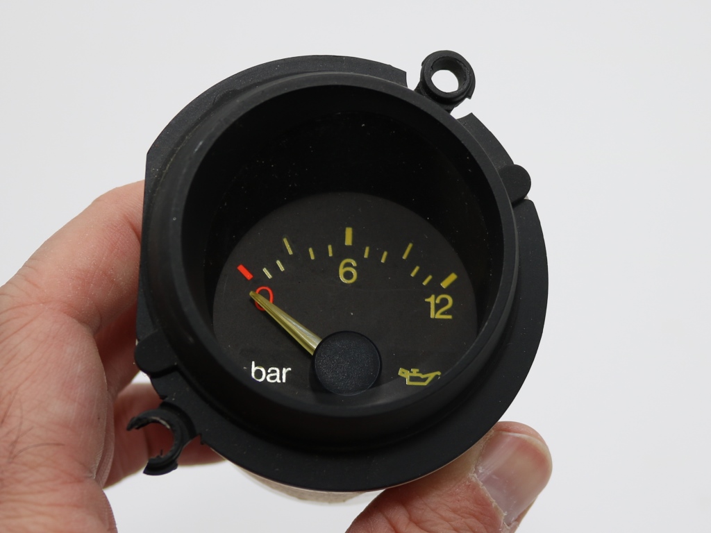 Lancia Thema 8.32 Öldruckanzeige eine Lasche defekt